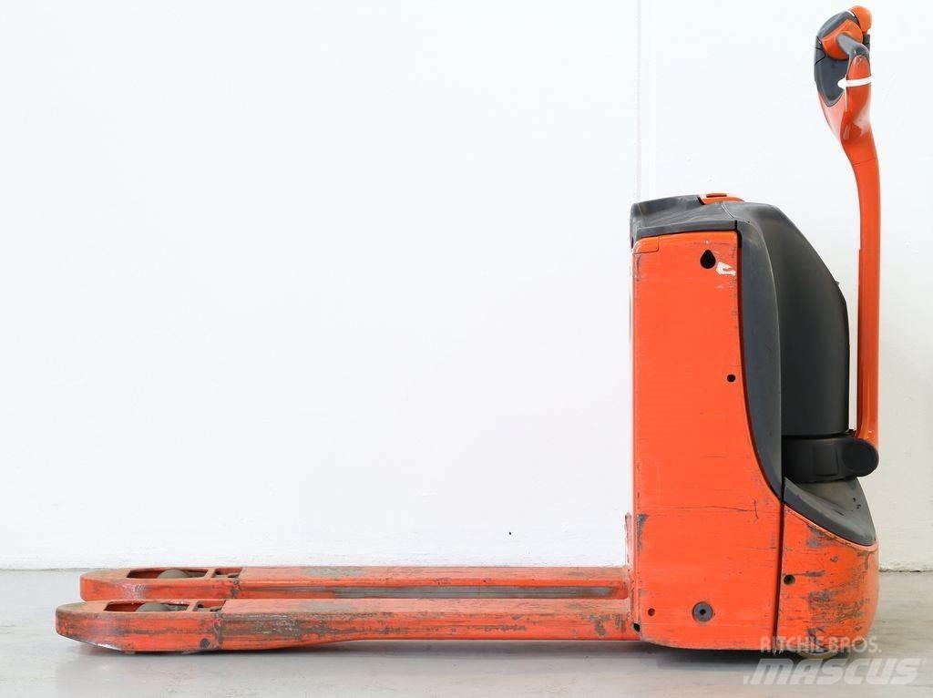 Linde T16/1152 Gerbeur accompagnant