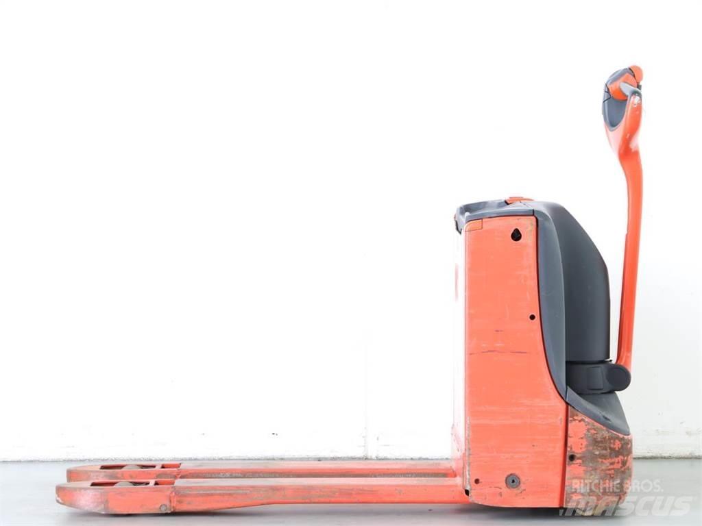 Linde T16/1152 Gerbeur accompagnant