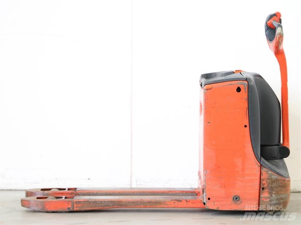 Linde T16/1152 Gerbeur accompagnant