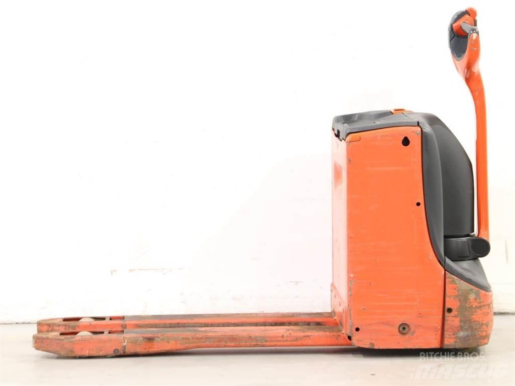 Linde T16/1152 Gerbeur accompagnant
