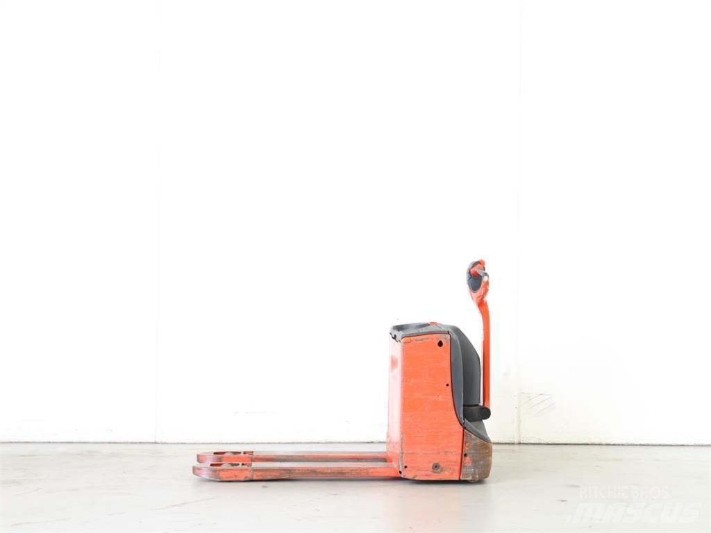 Linde T16/1152 Gerbeur accompagnant