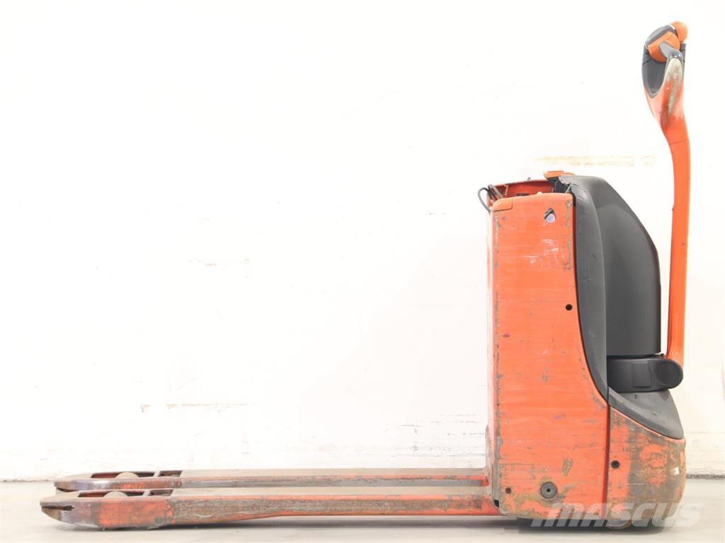 Linde T16/1152 Gerbeur accompagnant