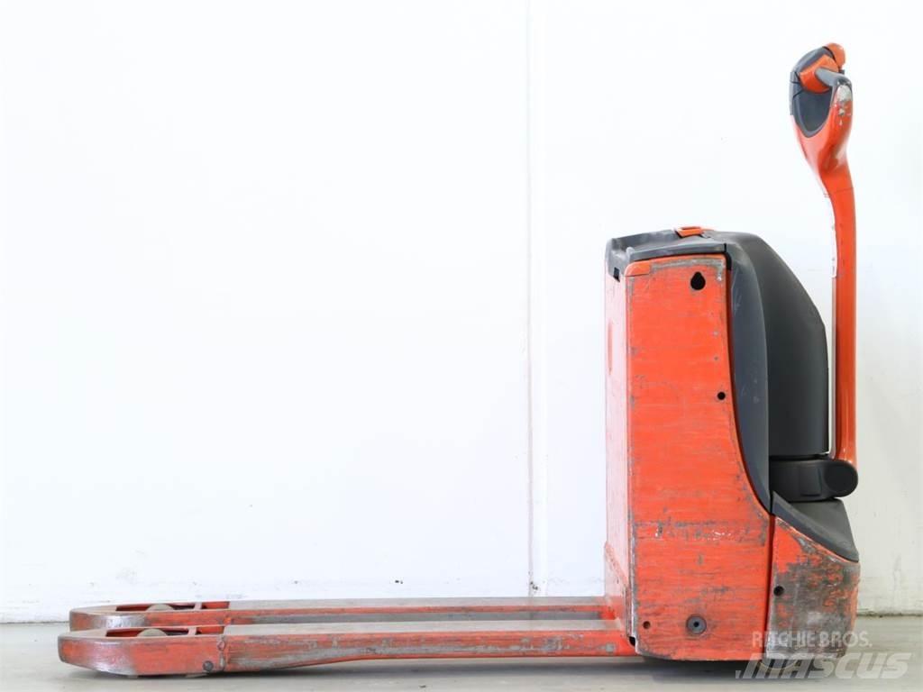 Linde T16/1152-00 Gerbeur accompagnant