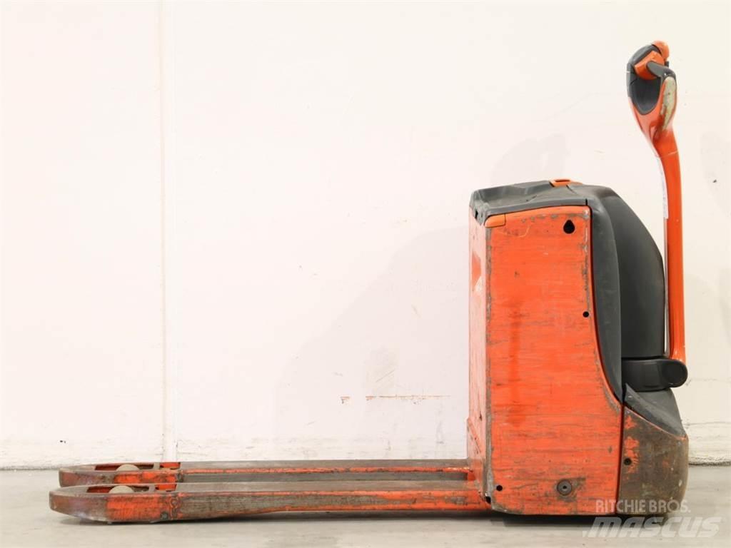 Linde T16/1152-00 Gerbeur accompagnant
