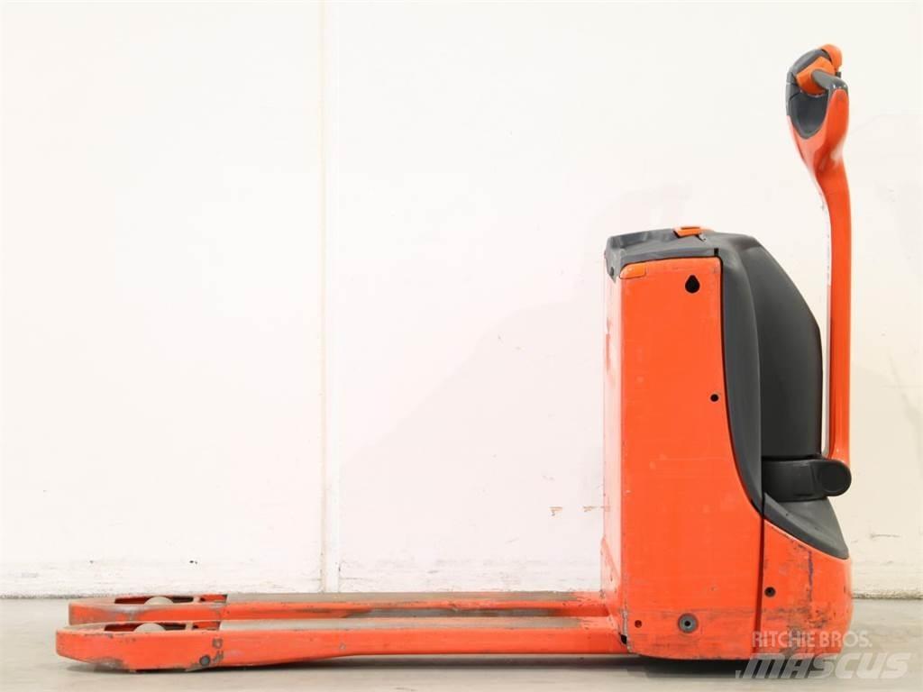 Linde T16/1152-00 Gerbeur accompagnant