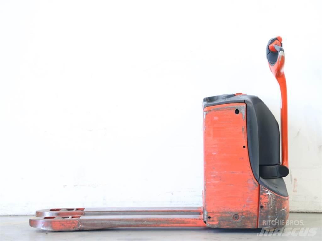 Linde T16/1152-00 Gerbeur accompagnant