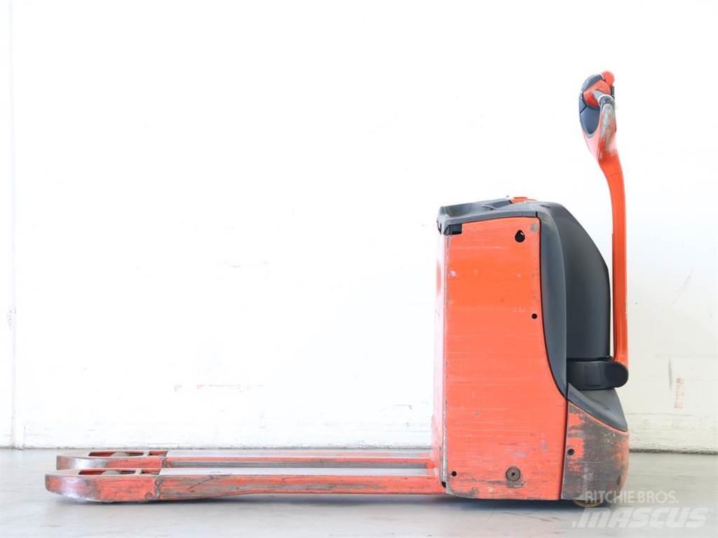 Linde T16/1152-00 Gerbeur accompagnant