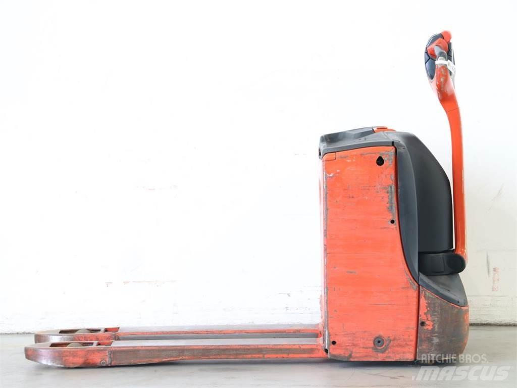 Linde T16/1152-00 Gerbeur accompagnant