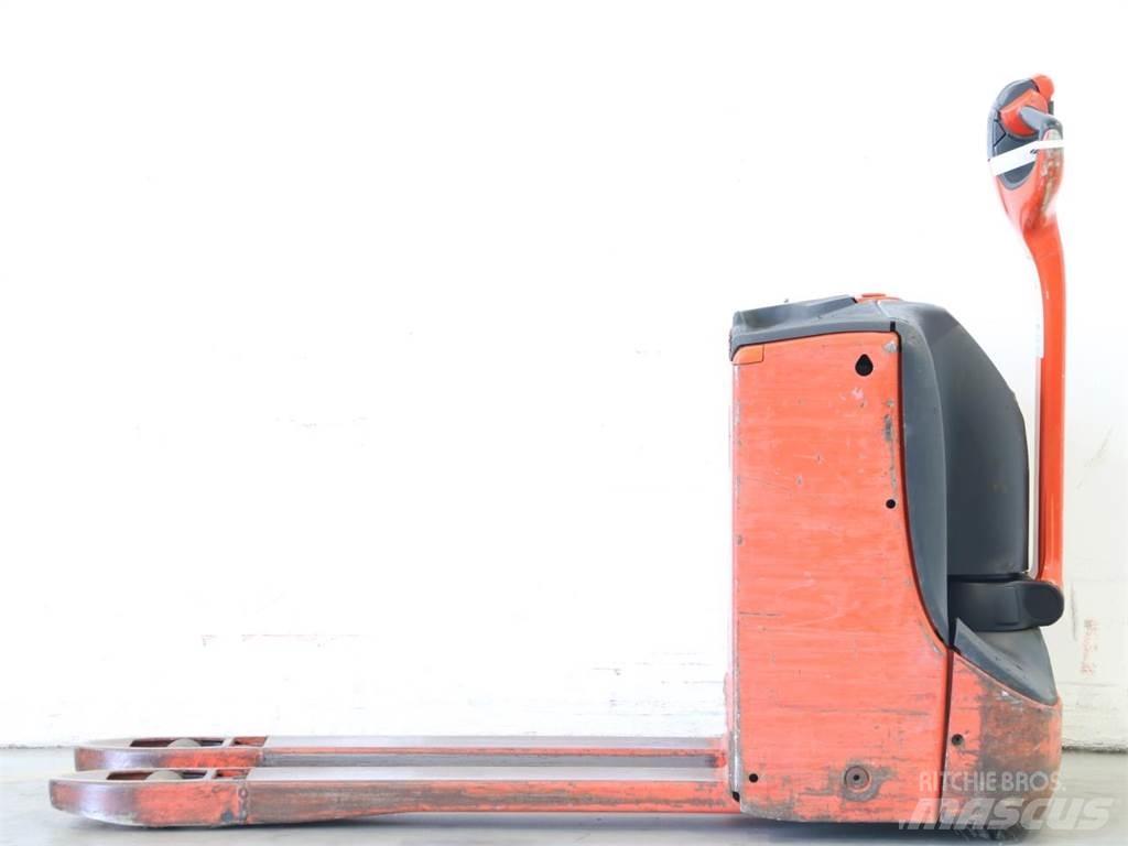 Linde T16/1152-00 Gerbeur accompagnant