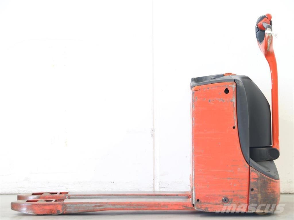 Linde T16/1152-02 Gerbeur accompagnant