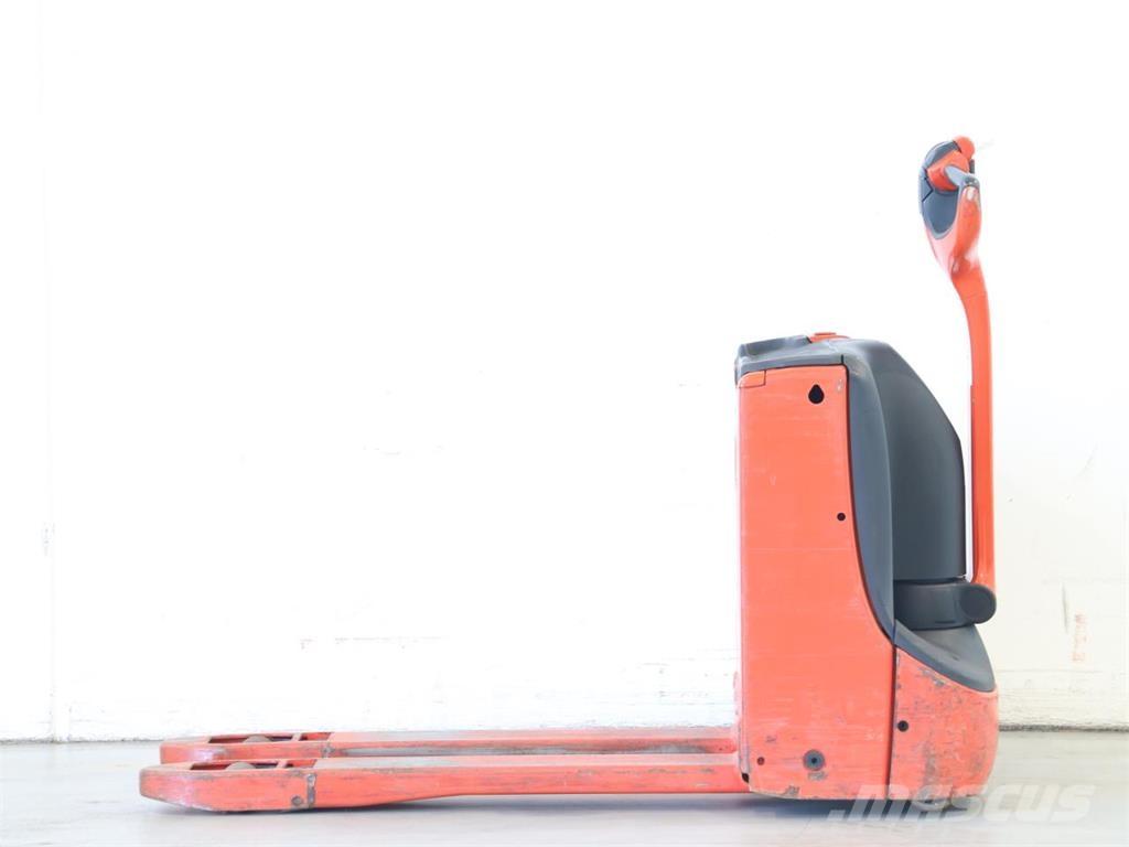 Linde T16/1152-02 Gerbeur accompagnant