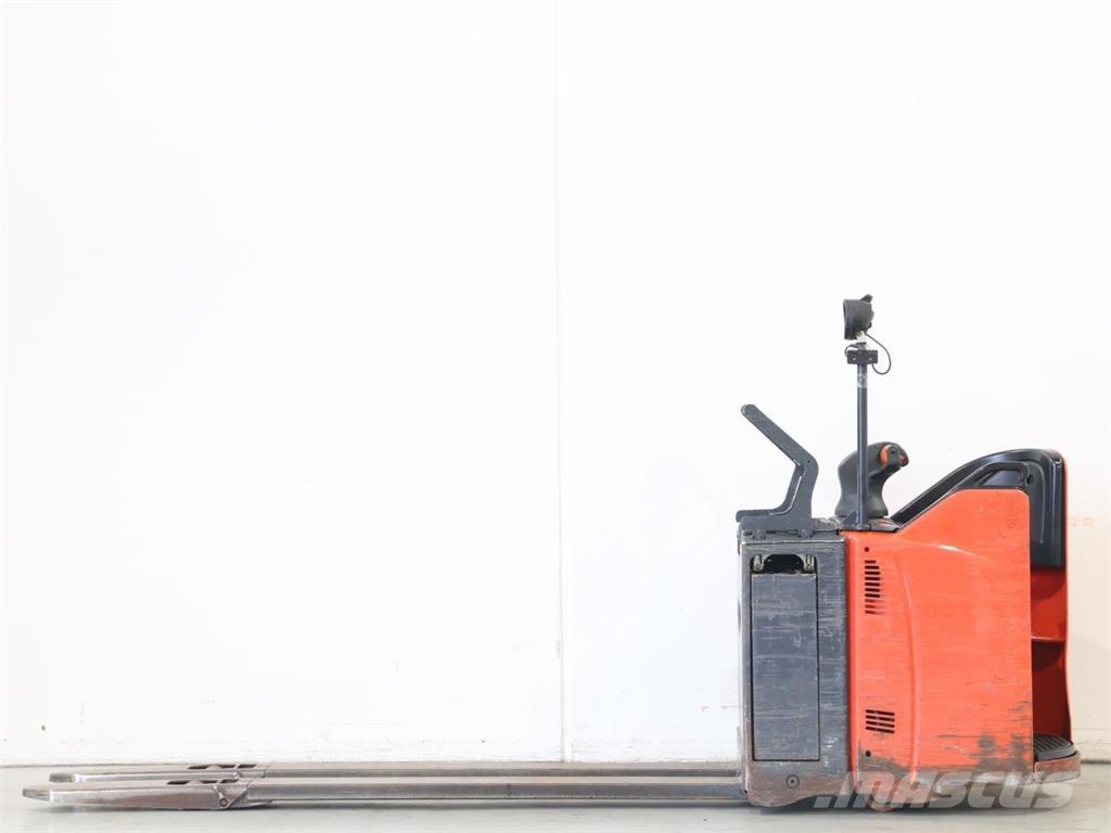 Linde T20SP/131-08 Gerbeur accompagnant