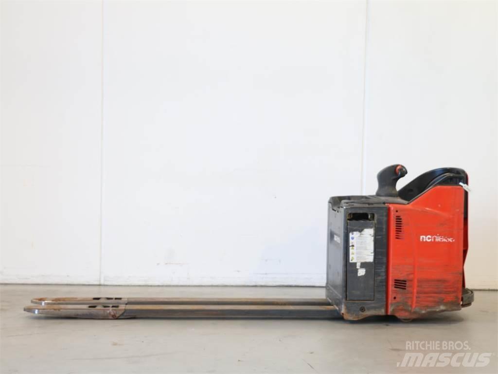 Linde T25SP/131-07 Gerbeur accompagnant