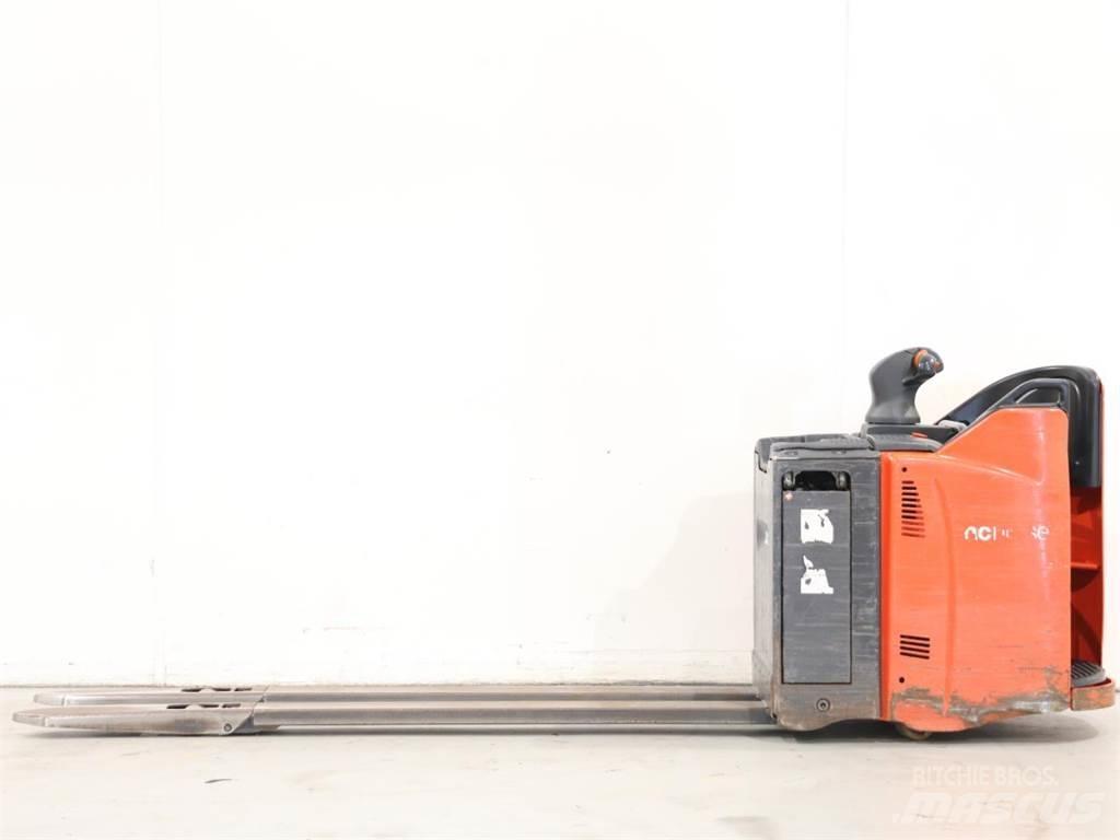 Linde T25SP/131-08 Gerbeur accompagnant