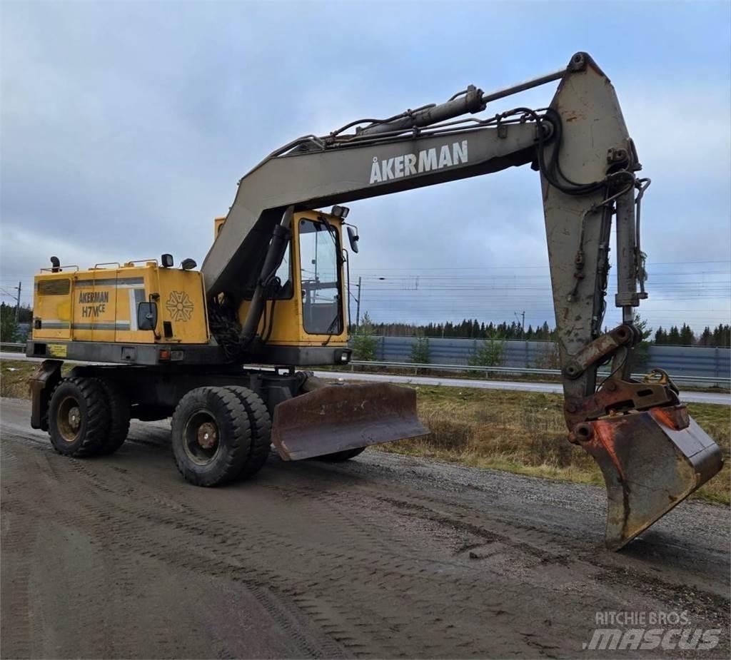 Åkerman H7MCE Pelle sur pneus