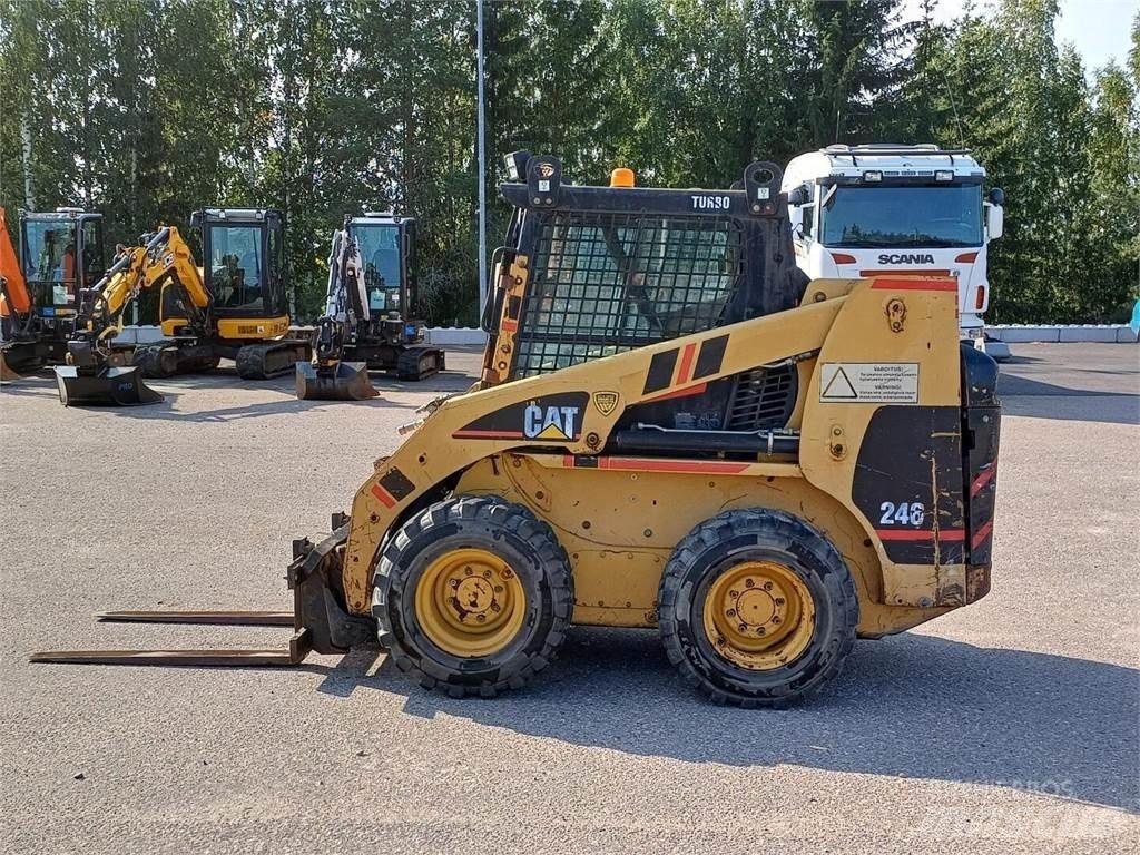 CAT 246 Chargeuse compacte