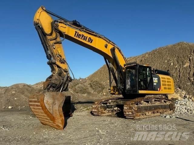 CAT 352F Pelle sur chenilles