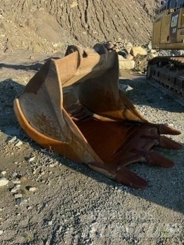 CAT 352F Pelle sur chenilles