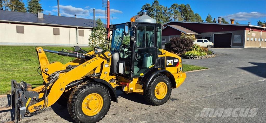 CAT 906M Chargeuse sur pneus