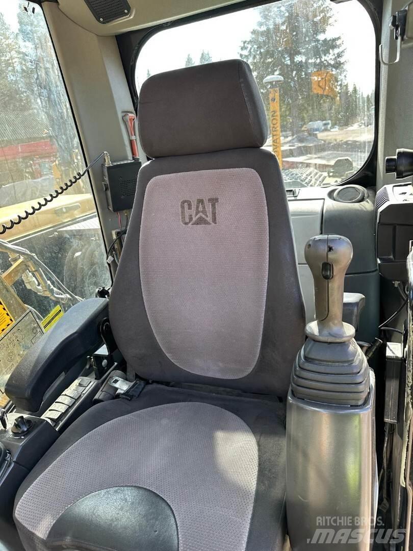 CAT M 316 D Pelle sur pneus