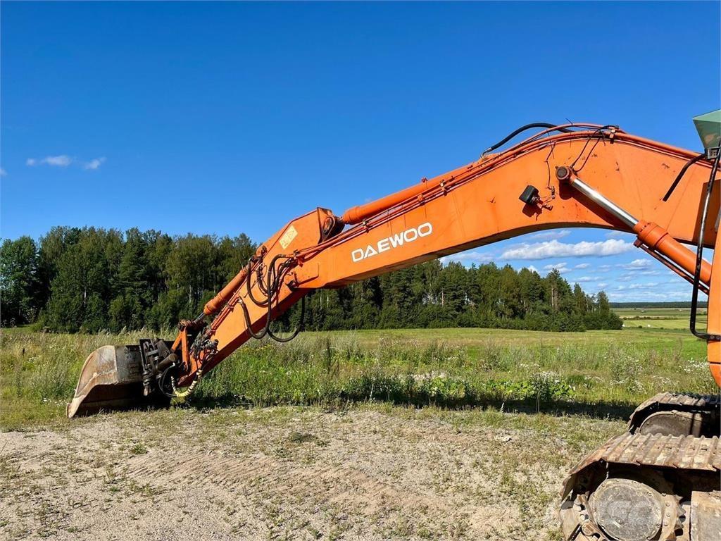 Daewoo 220LC-V Pelle sur chenilles