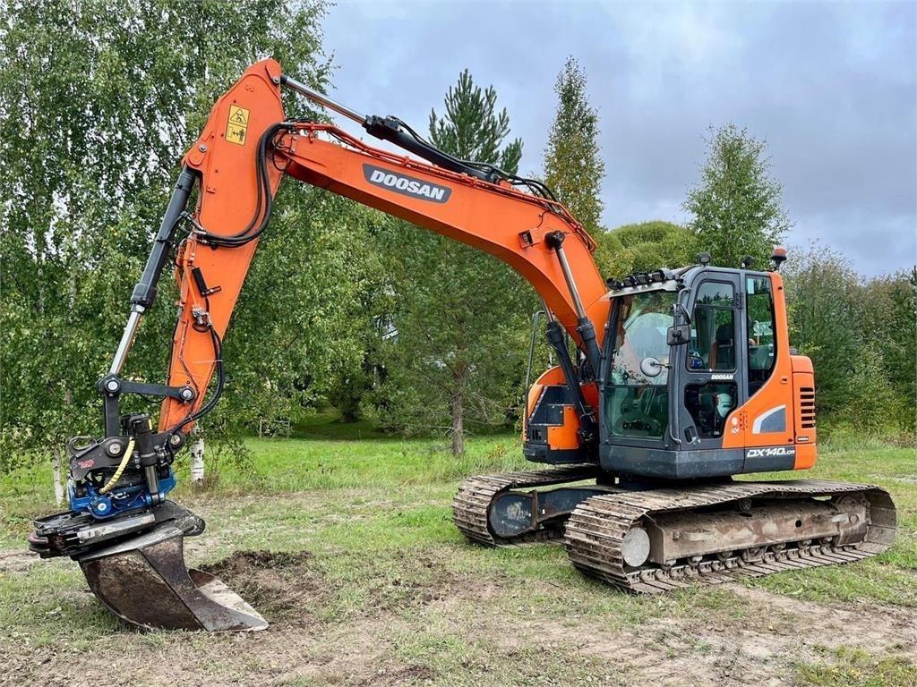 Doosan DX140LC Pelle sur chenilles