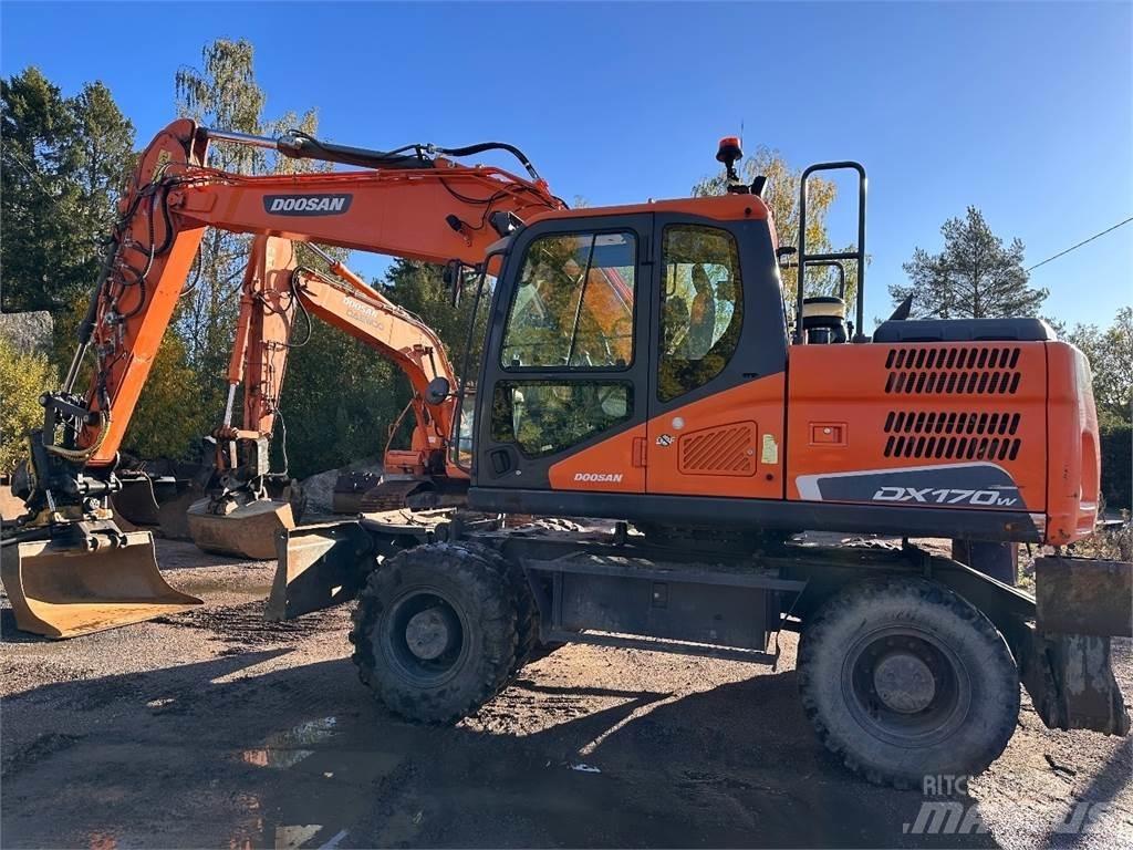 Doosan DX170W-5 Pelle sur pneus