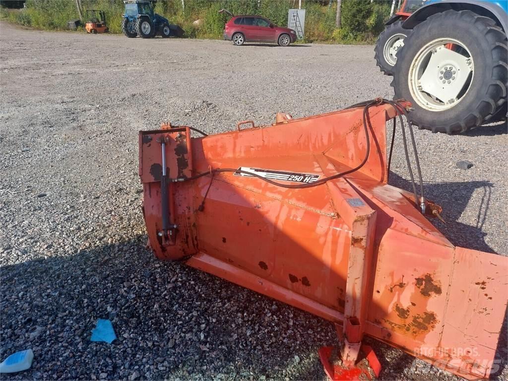 Esko 251 Autres équipements pour route et neige