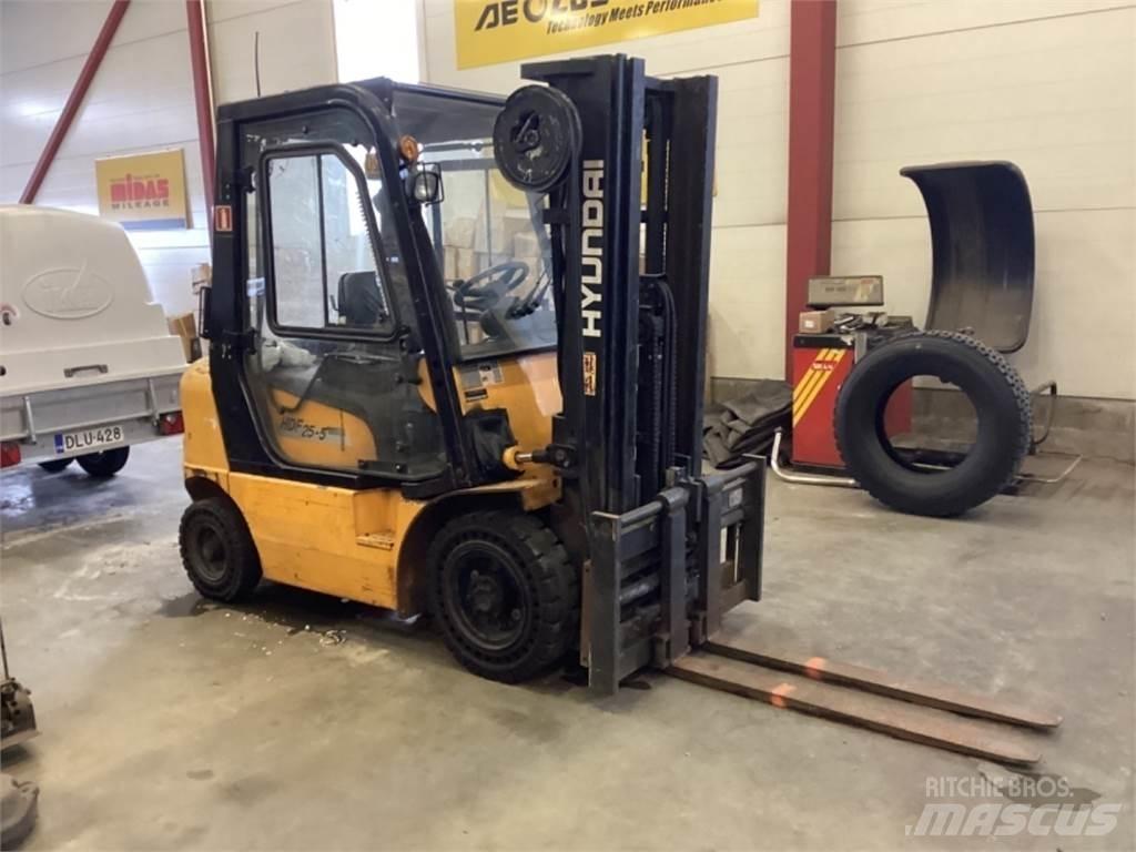 Hyundai HDE 25 E Chariots diesel