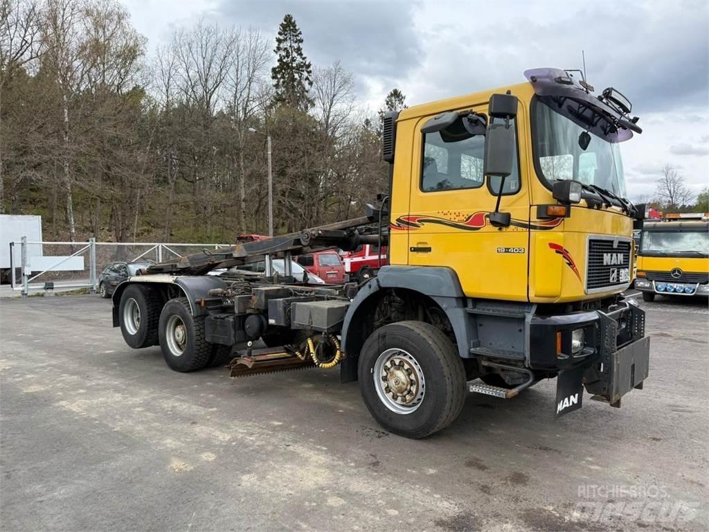 MAN 19.403 4x4 + 2 Camions et véhicules municipaux