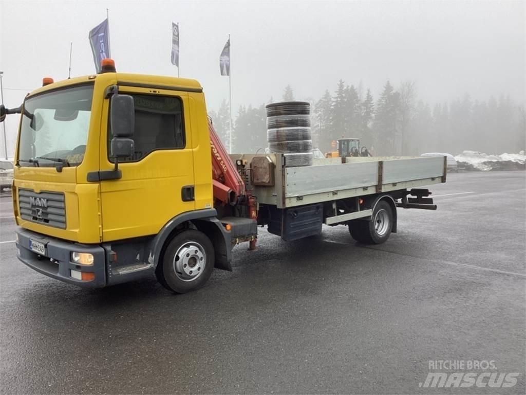 MAN TGL Camion plateau ridelle avec grue