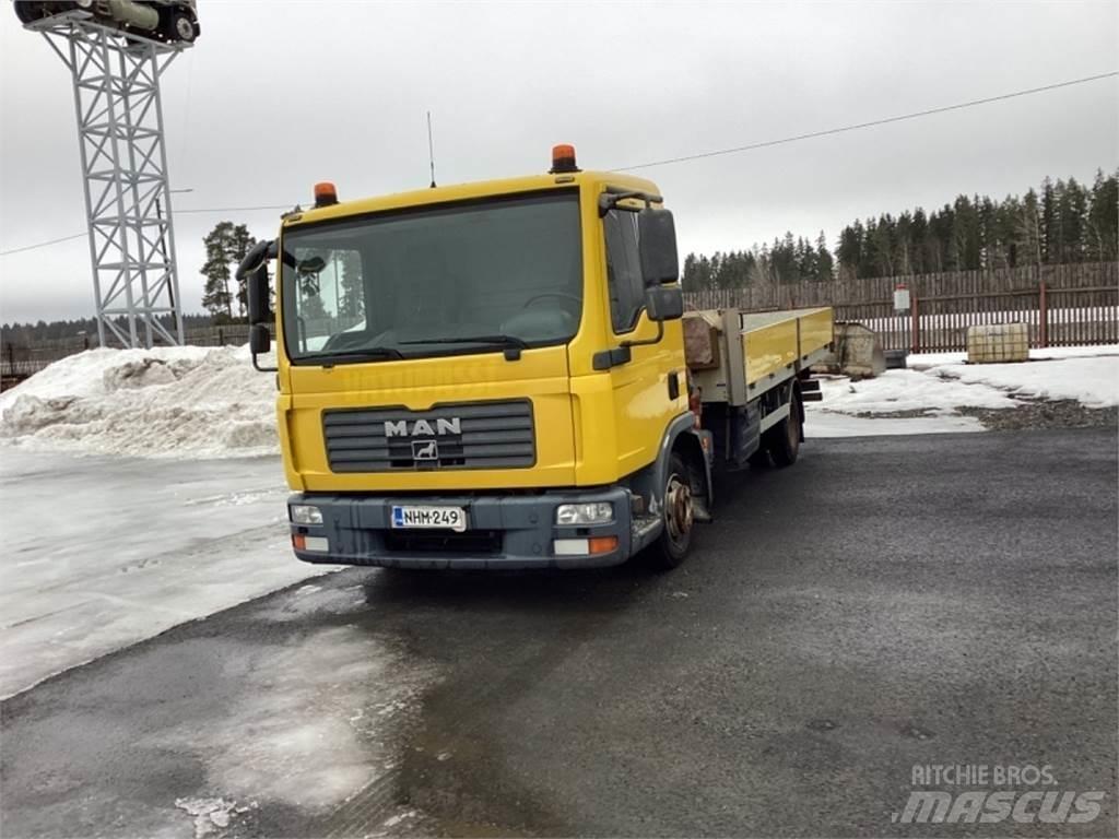 MAN TGL Camion plateau ridelle avec grue
