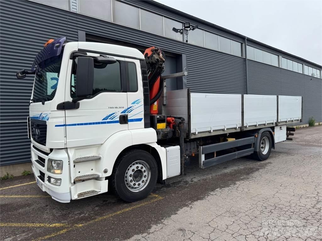 MAN TGS 18.320 Camion plateau ridelle avec grue