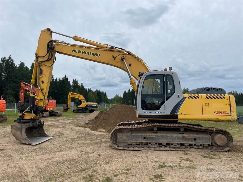 New Holland E215B Pelle sur chenilles