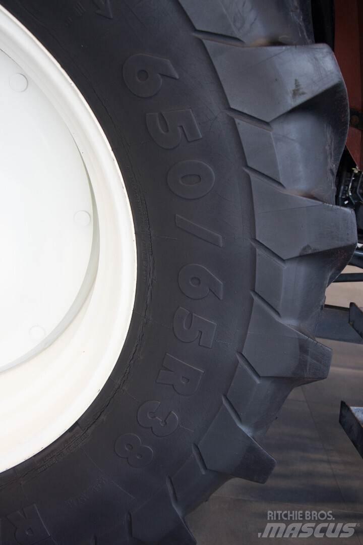 New Holland M135 Tracteur