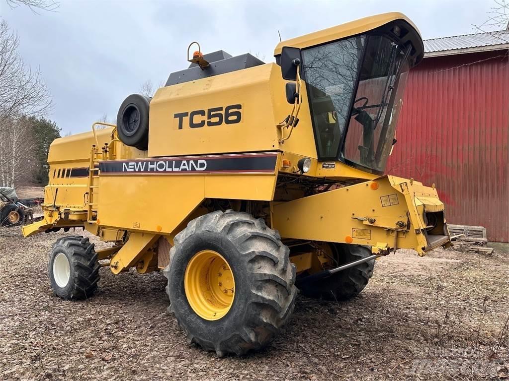 New Holland TC56 Moissonneuse batteuse
