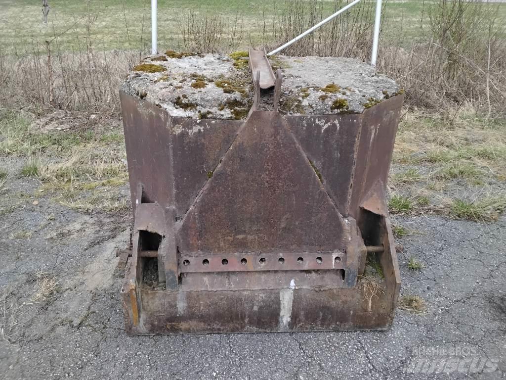  Omavalmiste Autres équipements pour tracteur