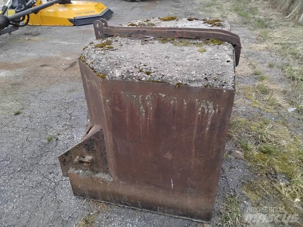  Omavalmiste Autres équipements pour tracteur