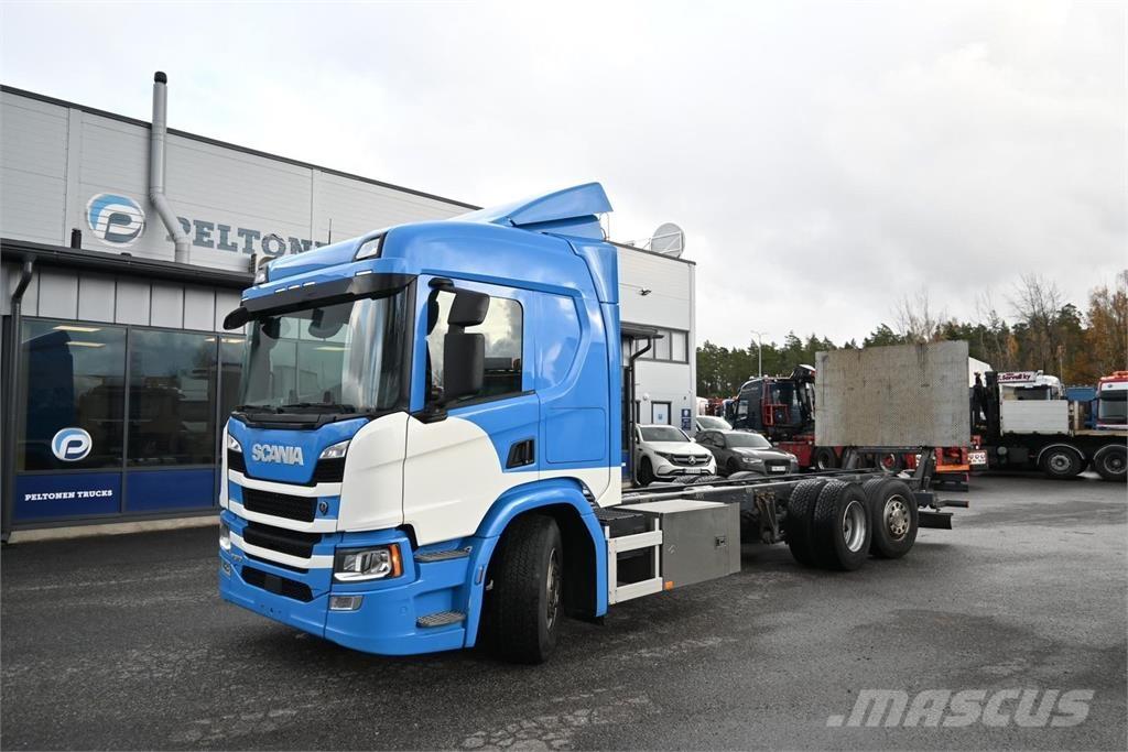 Scania P370 6x2*4 Châssis cabine