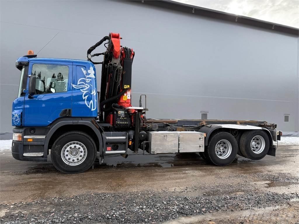 Scania p380 Camion plateau ridelle avec grue
