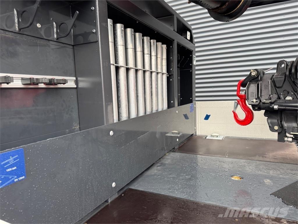 Scania R500 8X4 Camion plateau ridelle avec grue