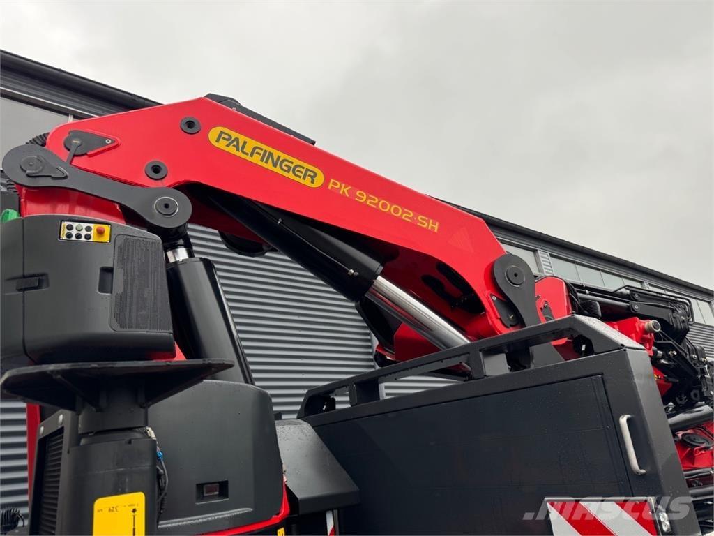 Scania R500 8X4 Camion plateau ridelle avec grue