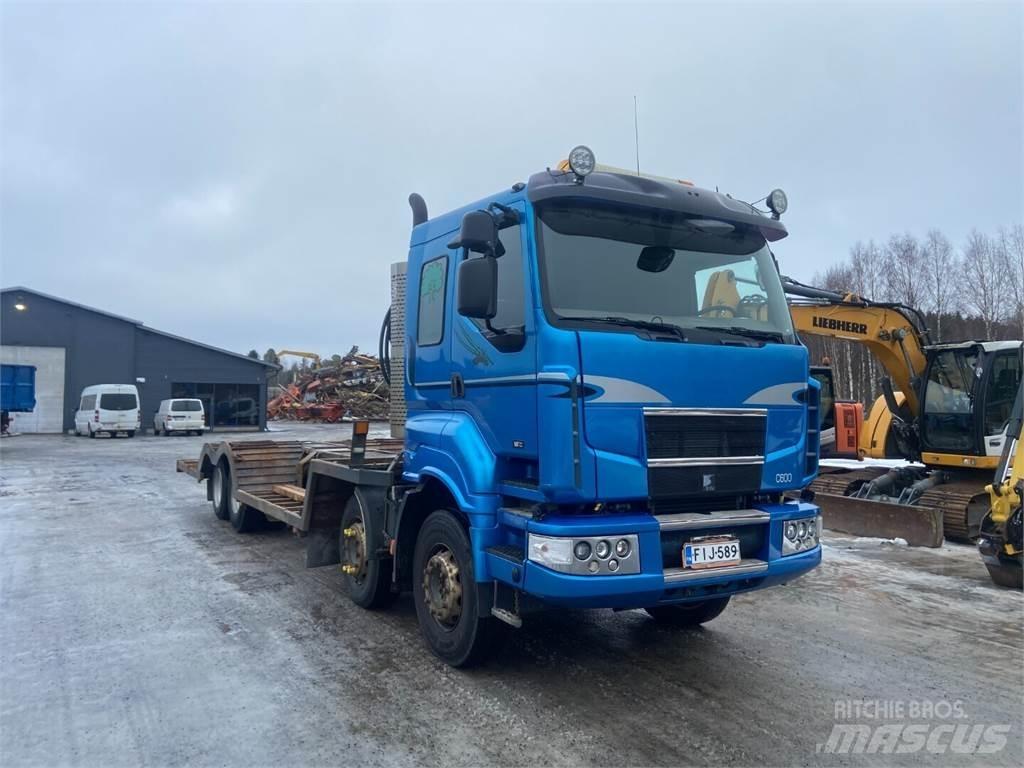 Sisu C 600 2+2 Camions de transport de machines forestières