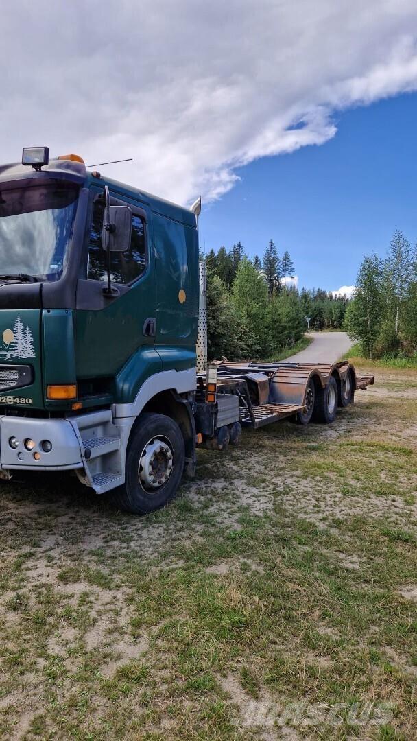 Sisu E12M Camion porte engin