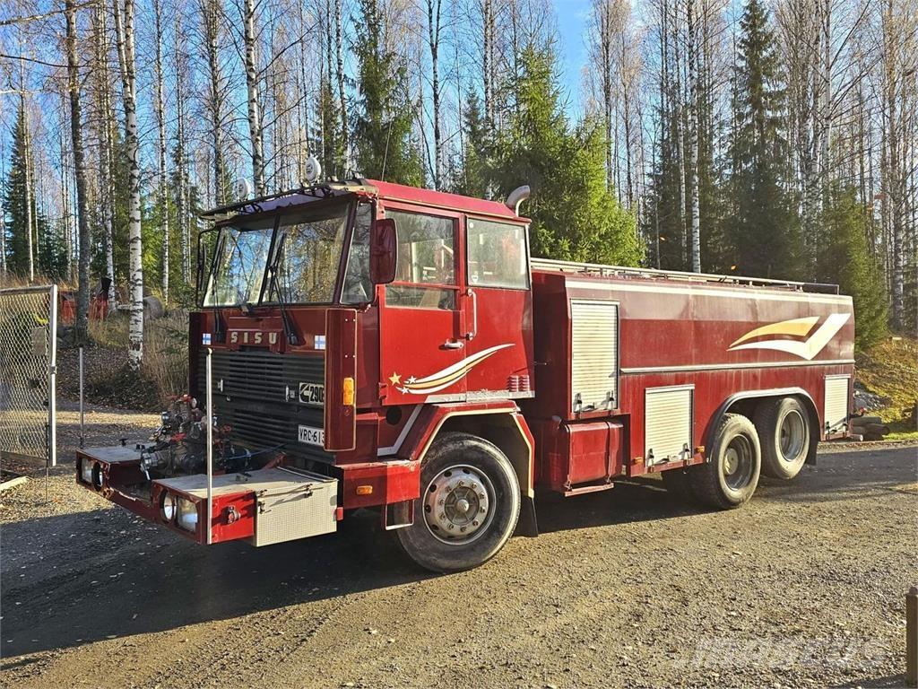 Sisu Paloauto 6X2 Autre camion