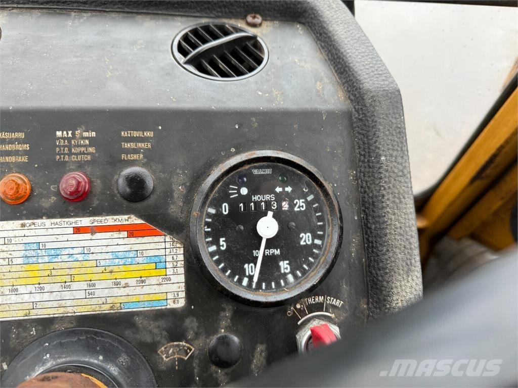 Valmet 702S Tracteur