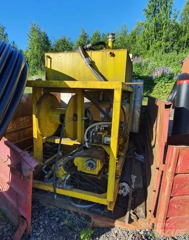  Vesipumppu Pompe à eau / Motopompe