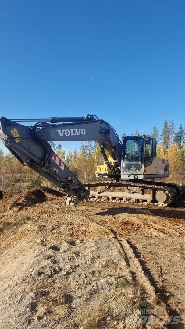 Volvo 210C Pelle sur chenilles
