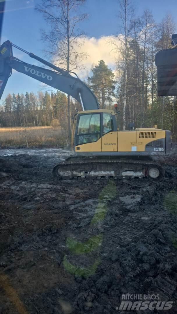 Volvo 210C Pelle sur chenilles