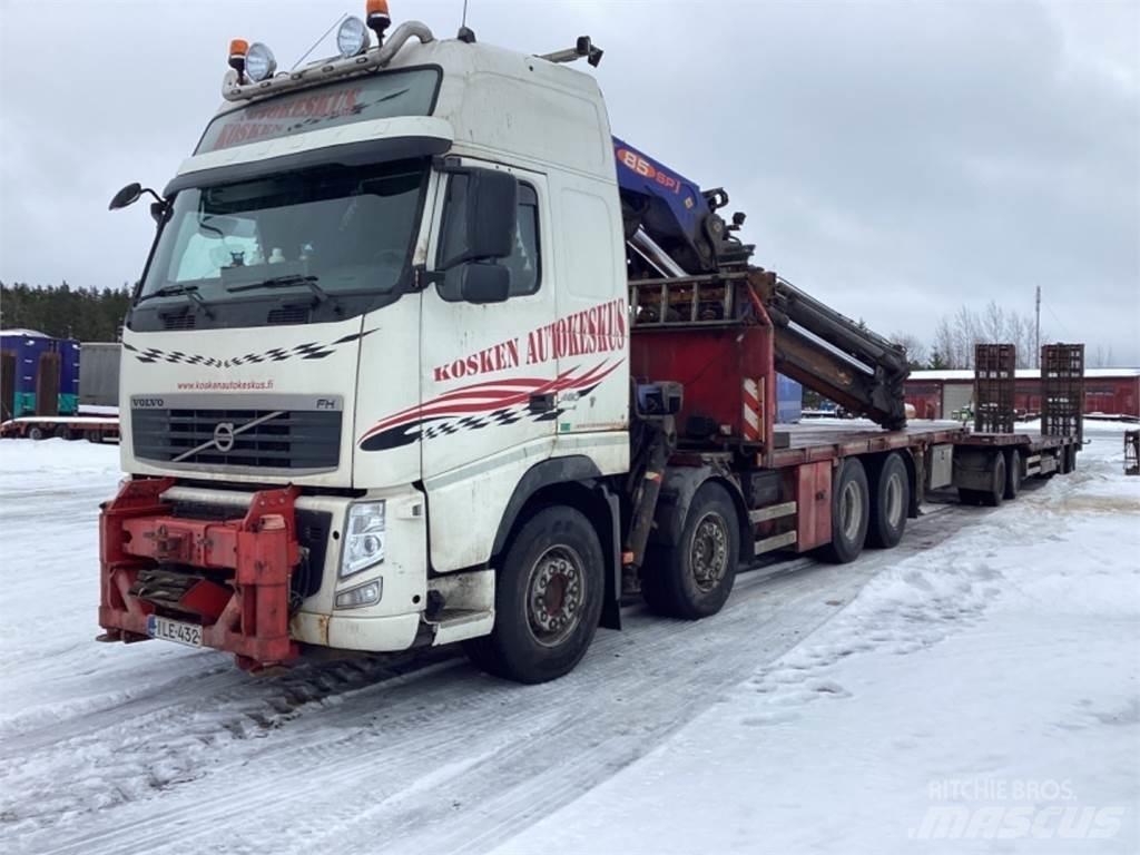 Volvo 8x4 Camion plateau ridelle avec grue